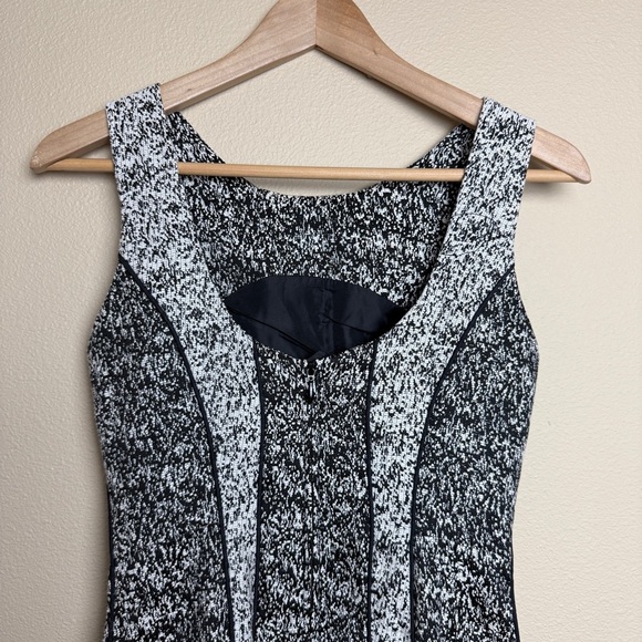 H&M Dress size 2 fit and flare gray cute - Picture 5 of 8